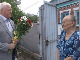 Бердянского ветерана, героя социалистического труда Анну Дойнову поздравили с юбилеем