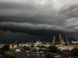 По России пронесся мощный торнадо: появились впечатляющие фото и видео