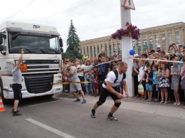 Богатыри со всей Украины соревновались в Каменском (ФОТО)