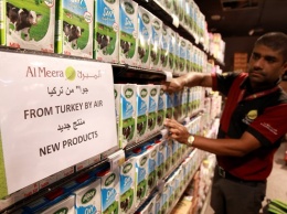 Турция начала поставки продуктов в Катар