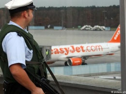 После экстренной посадки самолета в Кельне задержаны три человека