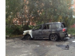 В центре Новокузнецка взорвался внедорожник Land Cruiser