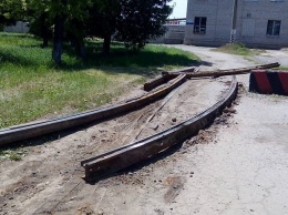 В Луганске завершают демонтаж трамвайных путей