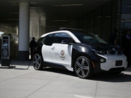 На улицы Лос-Анджелеса выедут полицейские BMW i3 и Tesla Model S