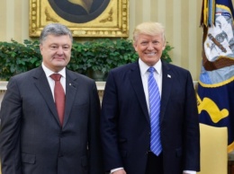 Порошенко считает эффективными переговоры с Трампом о предоставлении Украине оружия