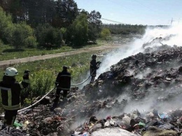 Во Львовской области загорелась мусорная свалка