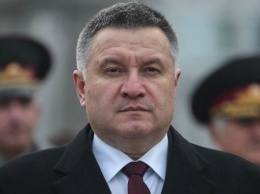 Аваков мог отдавать незаконные приказы лично - Деканоидзе