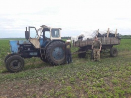 Пограничники задержали трактор, который вез в Россию три тонны мяса