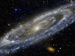 Ученые нашли в созвездии Печи «прожорливую» галактику
