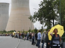 50 тысяч человек из Бельгии, ФРГ и Нидерландов создали цепь в 90 км, требуя закрыть АЭС