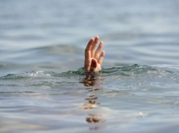 На запорожском курорте девушка едва не утонула в водовороте