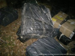 Мукачевские пограничники обнаружили тайник с контрабандой (ФОТО)