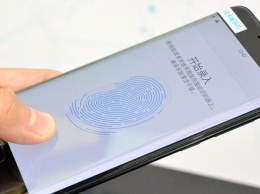 Qualcomm продемонстрировала работу сканера отпечатков пальцев, встроенного в дисплей смартфона