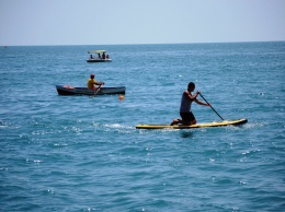 На Приморском пляже за безопасностью отдыхающих следят серф-спасатели