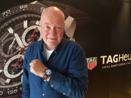 Глава швейцарской Tag Heuer считает, что люди привыкнут покупать новые смарт-часы каждые несколько лет