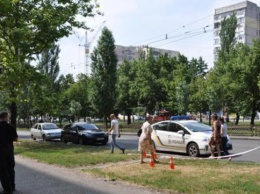В Николаеве полиция взяла штурмом квартиру преступников (фото)