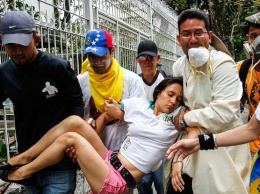 В Венесуэле во время протестов снова погибли люди