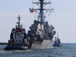 Эсминец США приблизился к спорному острову в Южно-Китайском море