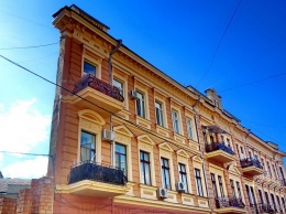 Сделать фото напротив "дома с одной стеной" в Одессе уже не выйдет (видео)