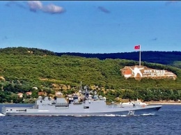 Отстрелялся по Сирии и идет в Севастополь: новейший фрегат РФ "Адмирал Эссен" впервые вошел в Черное море
