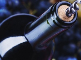 Как можно открыть бутылку вина без штопора