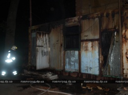 В Павлограде подожгли строительный ванчик. Видео с места событий