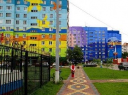 Порошенко предложили раскрасить киевские дома разноцветными красками