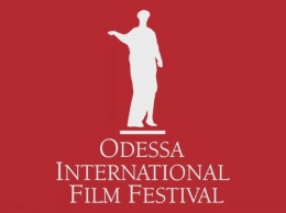 VIII кинофестиваль в Одессе: первые фото с красной дорожки (фоторепортаж)
