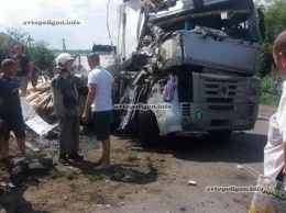 ДТП на Закарпатье: грузовик Renault опрокинулся в кювет - погиб пассажир. ФОТО