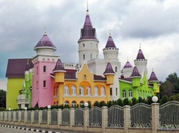 Детский сад в виде сказочного замка в Московской области вызвал в интернете настоящий ажиотаж