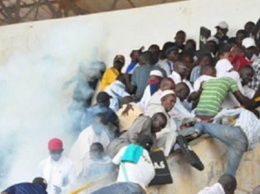 В Сенегале из-за давки и обрушения стены на стадионе погибли люди