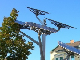 Житель Еревана изобрел солнечную электростанцию на колесах (ВИДЕО)