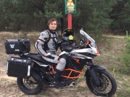 MotoGP: на каникулах Карел Абрахам прокатился по Белоруссии и Украине