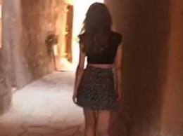 Видео с девушкой в короткой юбке спровоцировало скандал в Саудовской Аравии