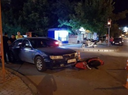 Двойное ДТП на Таирова: пострадали мопедист и пешеход