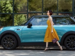 Модный блогер из Китая продала сто машин за четыре минуты