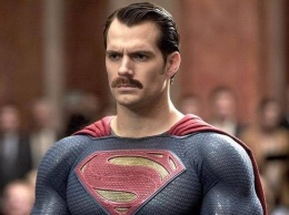 "Супермен" Генри Кавилл мог быть с усами