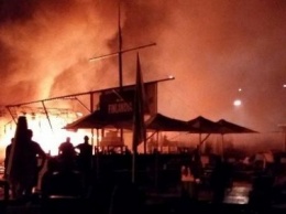 Еще один ночной клуб сгорел в Одессе (ФОТО)