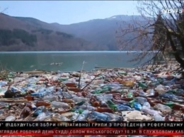 Водохранилище на Закарпатье местные жители превратили в свалку с тоннами мусора