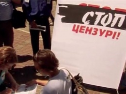 Закопанные танки ВСУ и низкий рейтинг Порошенко: развенчиваем фейки «ДНР»
