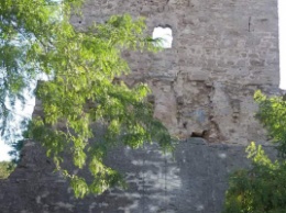 Оккупанты решили "отреставрировать" башню Константина в Феодосии: крымчане в шоке