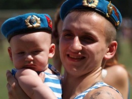 Украинские десантники отмечают День ВДВ