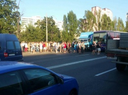 Протест на Харьковском шоссе в Киева: одна из транспортных магистралей города заблокирована