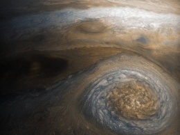 NASA опубликовало снимок Малого красного пятна Юпитера