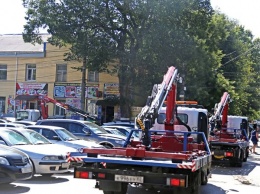 Симферопольские парковщики продают автовладельцам места для инвалидов