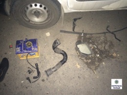 Полиция поймала николаевца, который ночью раскурочил два автомобиля