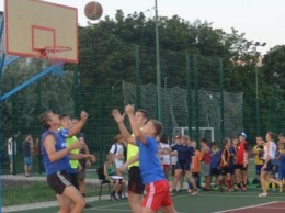 Как баскетболисты Доброполья, Новодонецкого и Белозерского играли на новой спортивной площадке