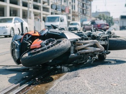 Иномарка сбила мотоциклиста возле "Озерки" (Фото)