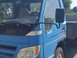В Луганской области полиция нашла угнанный грузовик (ФОТО)