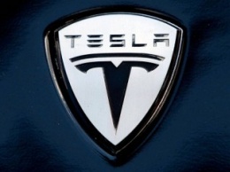 Tesla испытает колонну беспилотных электрогрузовиков